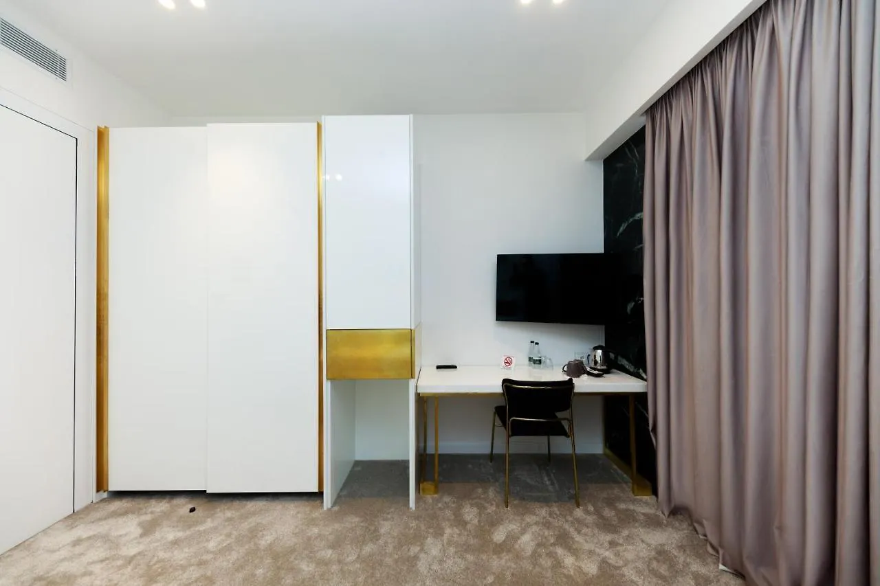 Habitat Hotel Tirana 4*,